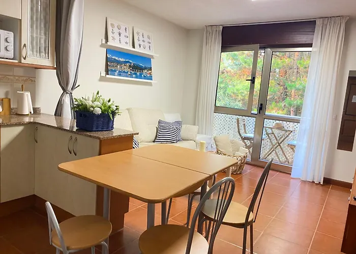 San Vicente De La Barquera. Playa * San Vicente De La Barquera